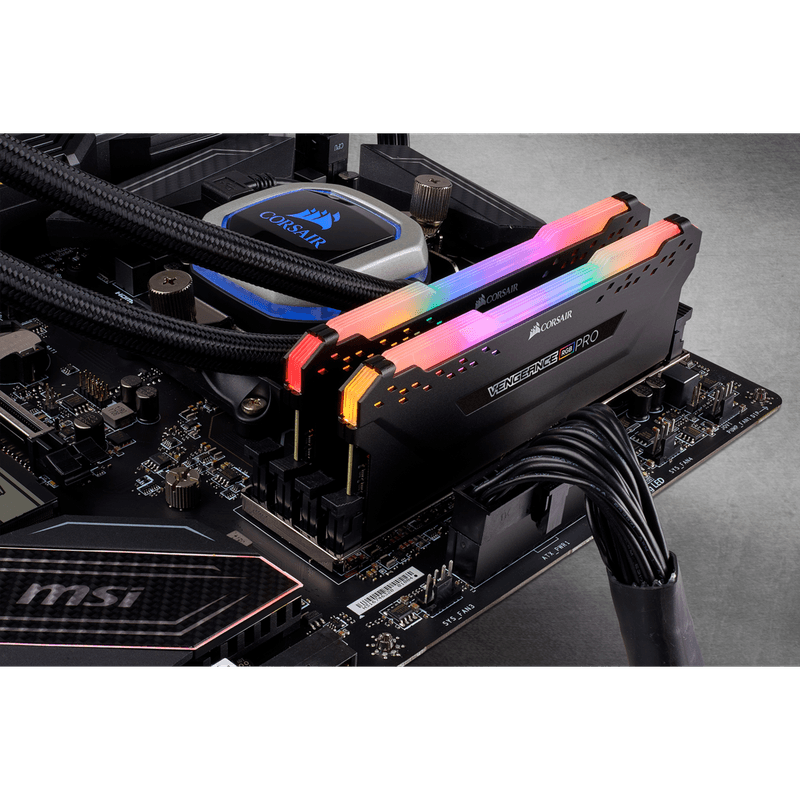ז. לנייח Corsair 32GB 2X16 DDR4 3600MHZ CL18 Vengeance RGB